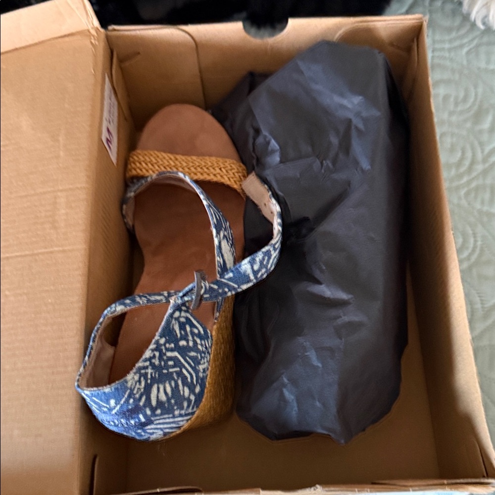 Toms